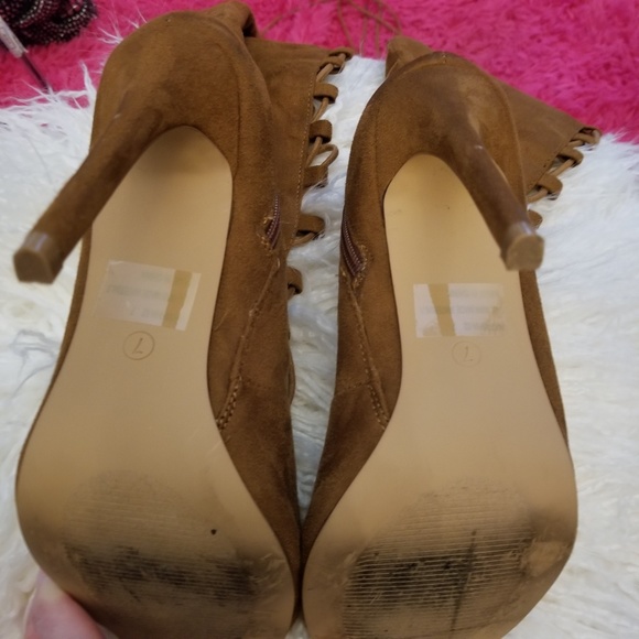 SOLD Lace Up Gladiator Style Knee Boots - Picture 6 of 8